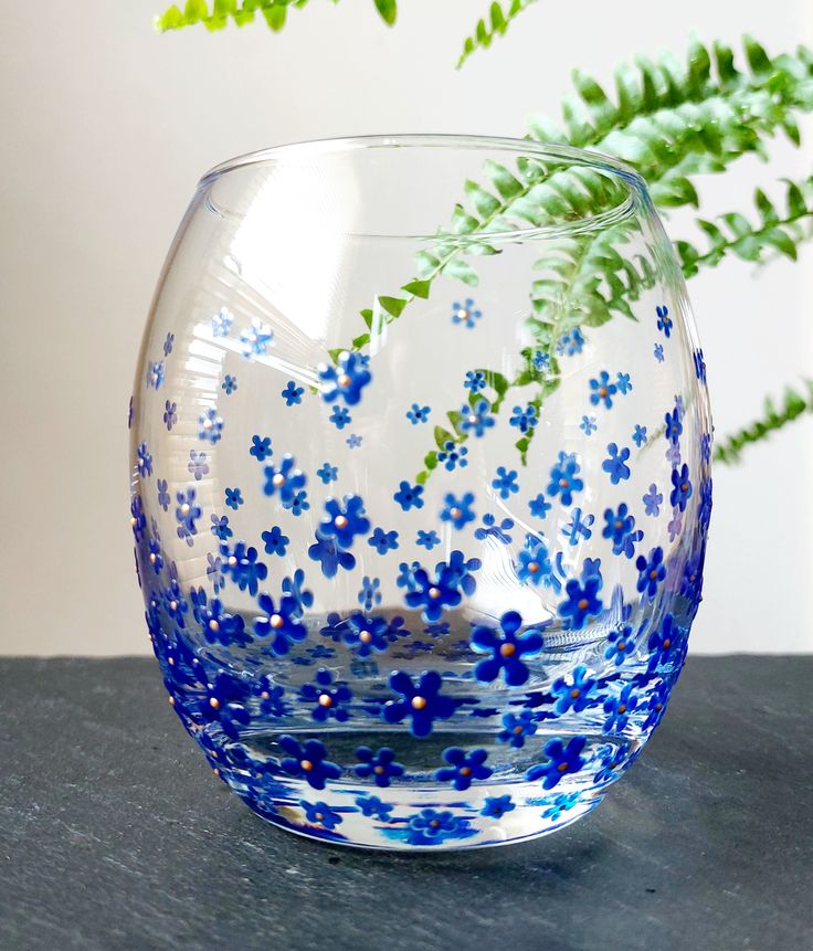 blue-flowers-hand-painted-stemless-wine-glass-painting-ideas