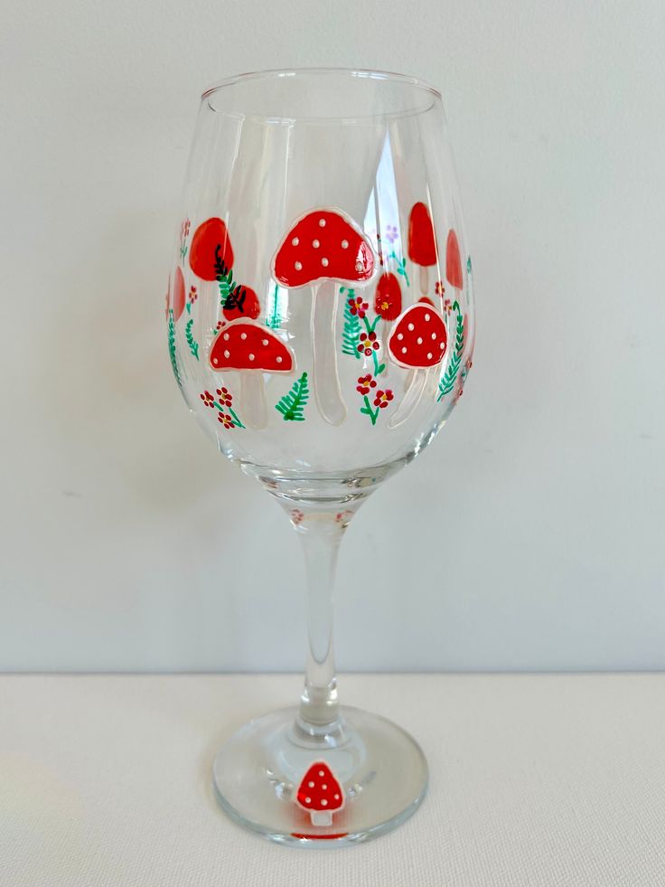 mushroom-wineglass-painting-ideas-for0christmas-painting-ideas